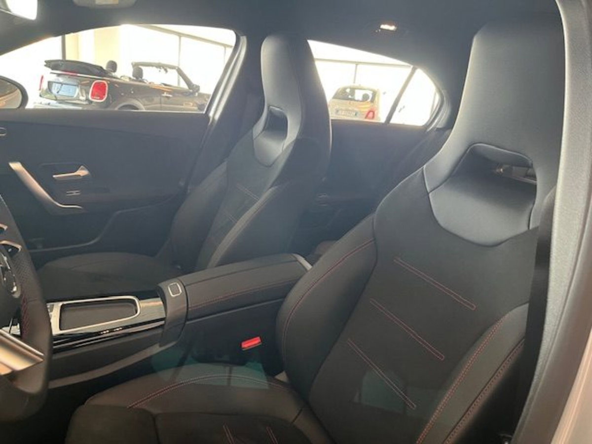 Mercedes-Benz Classe A Sedan 200 d AMG Line Premium Plus auto (16)