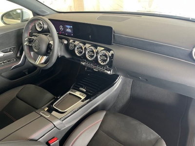 Mercedes-Benz Classe A Sedan 200 d AMG Line Premium Plus auto (19)