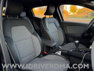 Renault Clio 1.0 tce Techno 90cv (9)