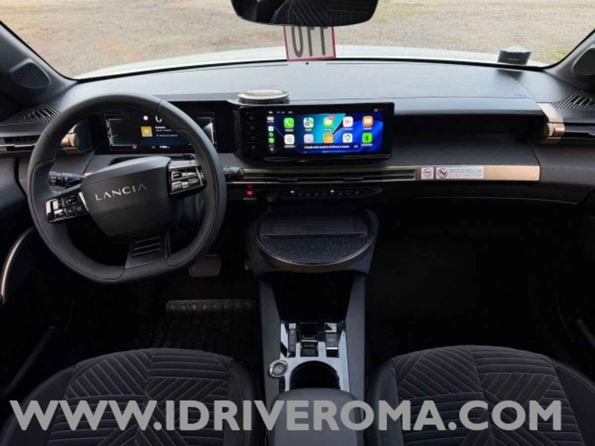 Lancia Ypsilon 1.2 mhev LX 110cv e-dct (10)