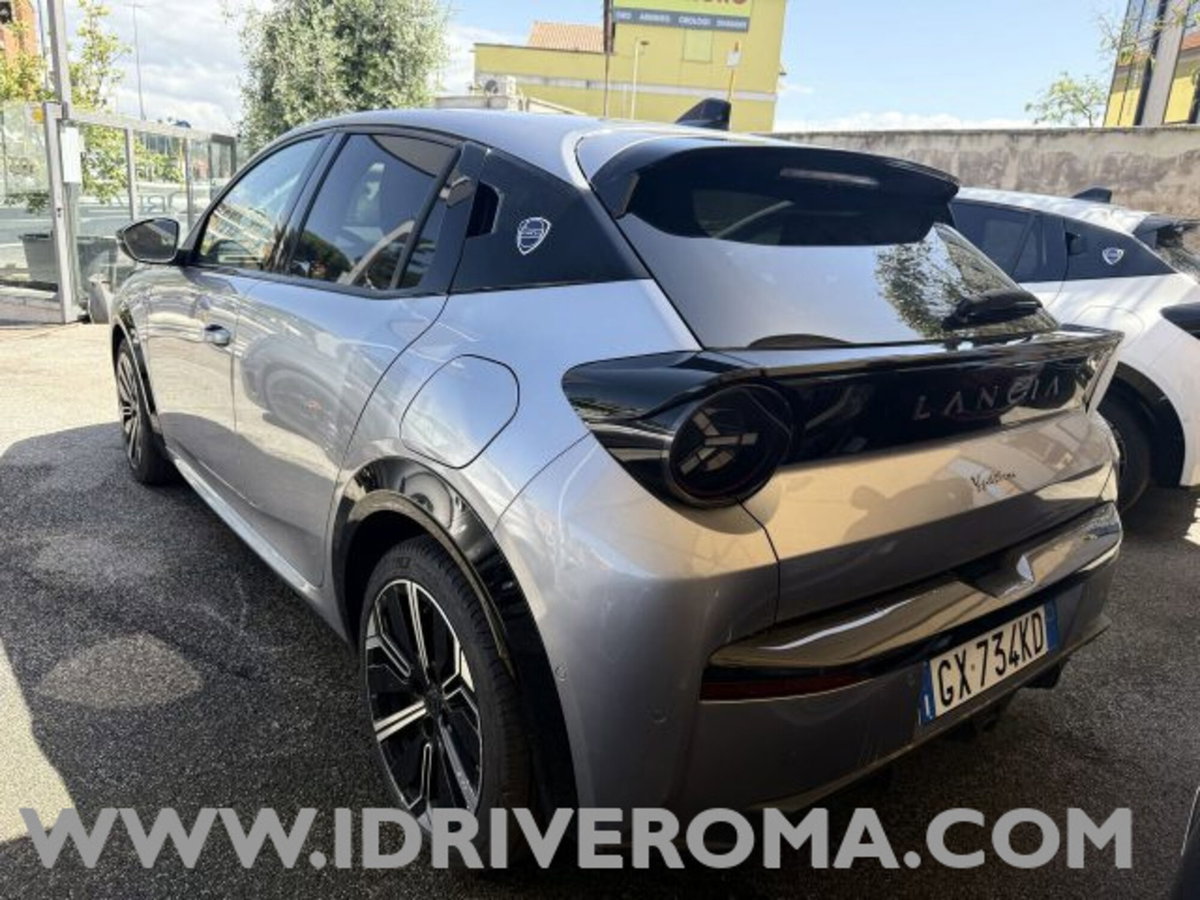 Lancia Ypsilon 1.2 mhev LX 110cv e-dct (5)