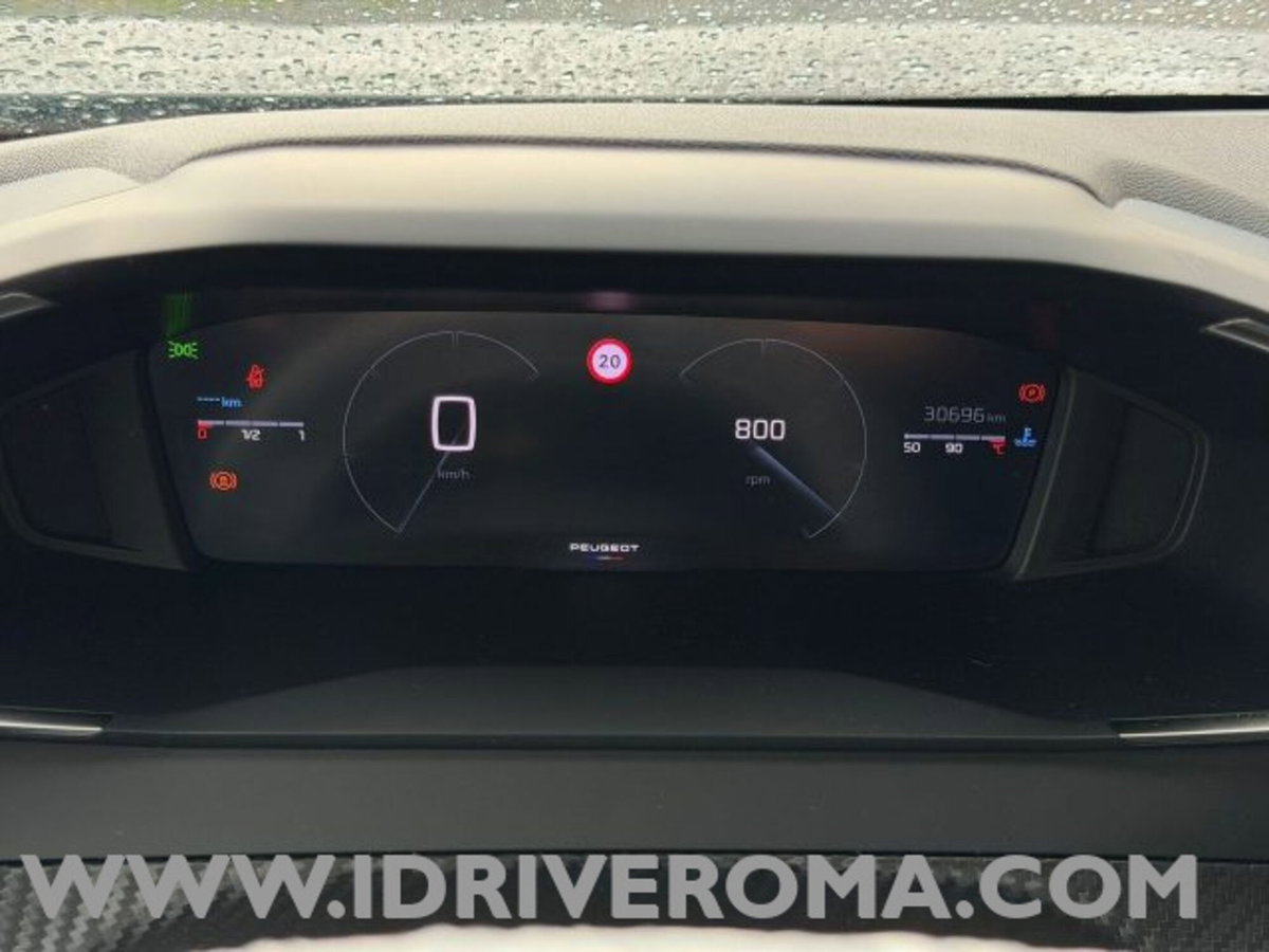 Peugeot 2008 PureTech 100 S&S Allure (16)