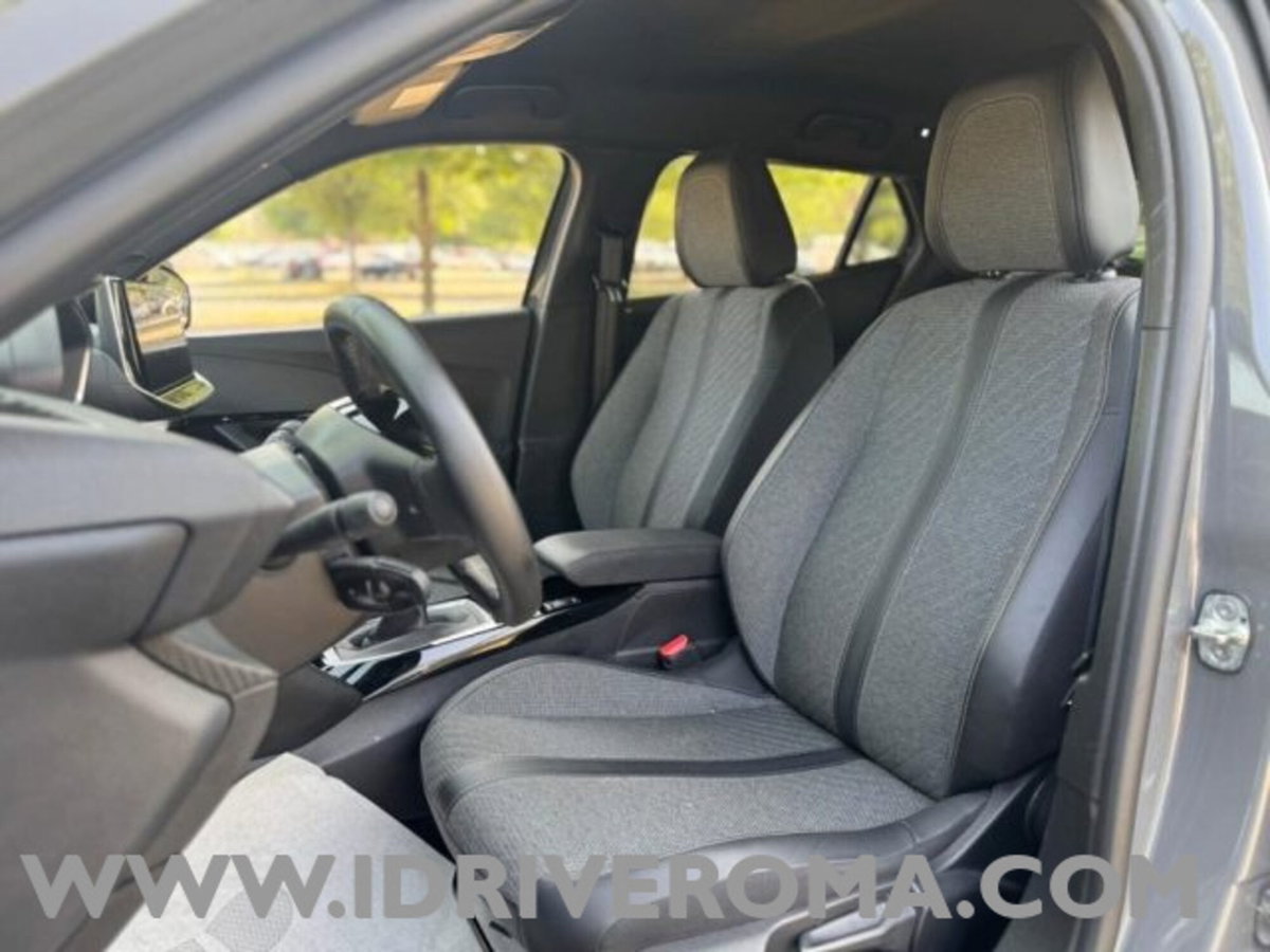 Peugeot 2008 PureTech 100 S&S Allure (9)