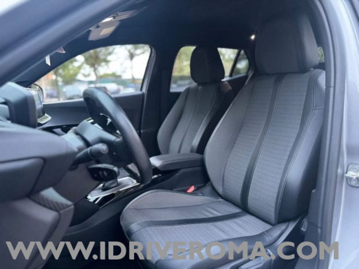 Peugeot 2008 PureTech 100 S&S Allure (10)