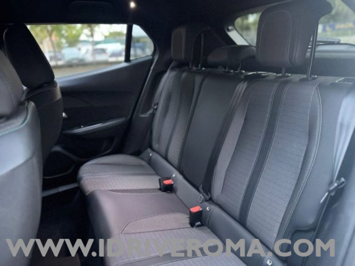 Peugeot 2008 PureTech 100 S&S Allure (13)