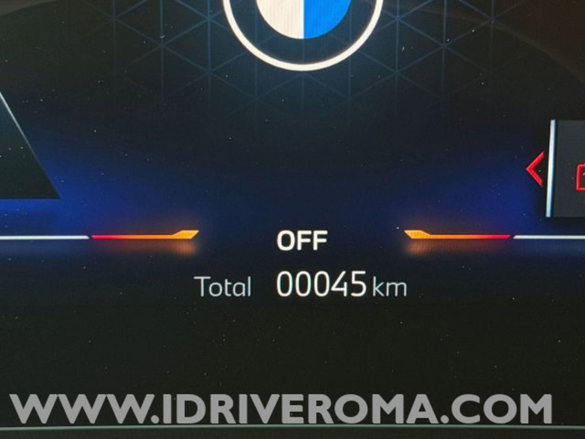 BMW X1 sdrive20i mhev 48V auto (11)