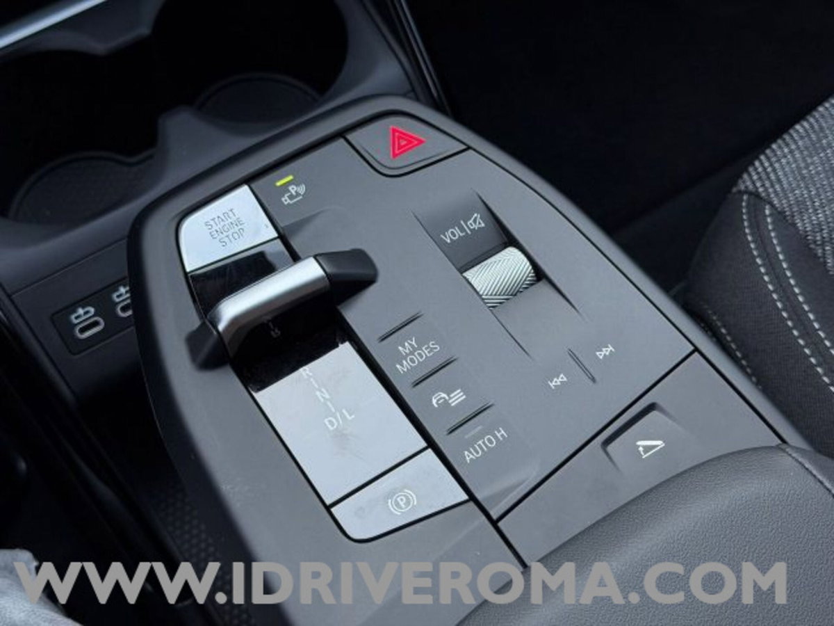 BMW X1 sdrive20i mhev 48V auto (16)