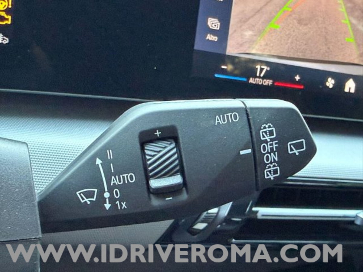 BMW X1 sdrive20i mhev 48V auto (19)