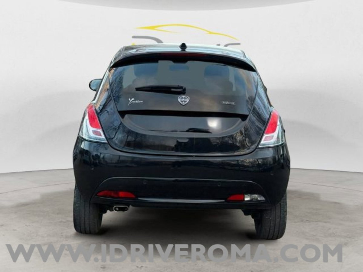 Lancia Ypsilon 1.0 FireFly 5 porte S&S Hybrid Ecochic A. Ferretti (4)