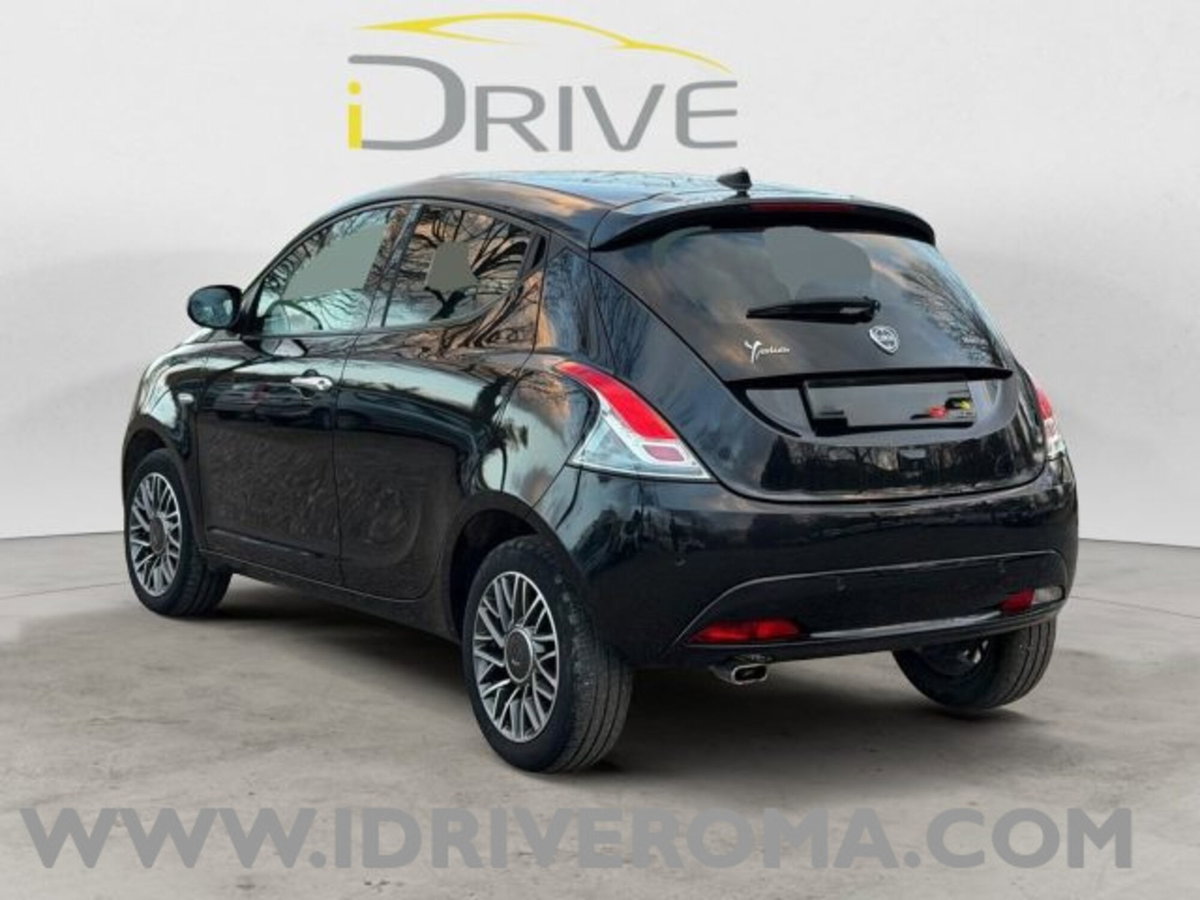 Lancia Ypsilon 1.0 FireFly 5 porte S&S Hybrid Ecochic A. Ferretti (5)