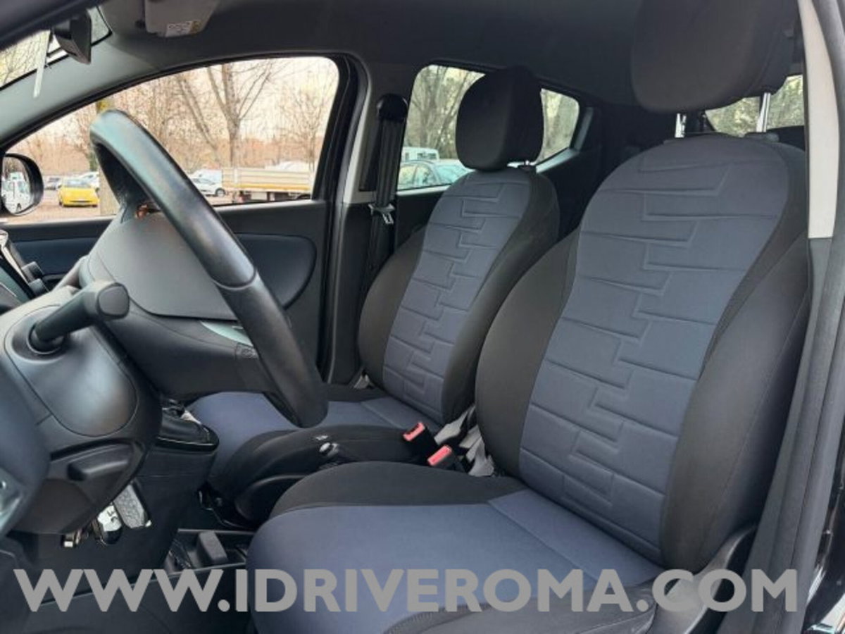 Lancia Ypsilon 1.0 FireFly 5 porte S&S Hybrid Ecochic A. Ferretti (9)
