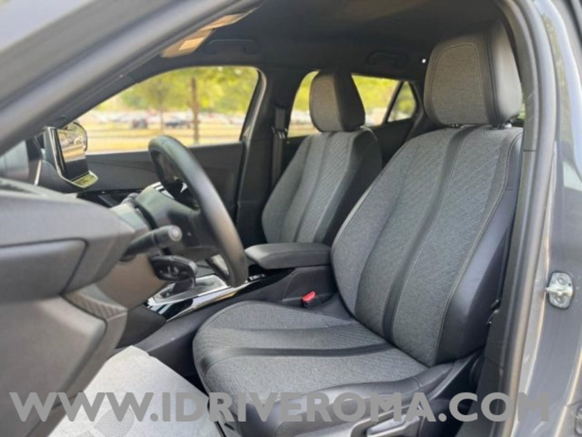 Peugeot 2008 PureTech 100 S&S Allure (11)