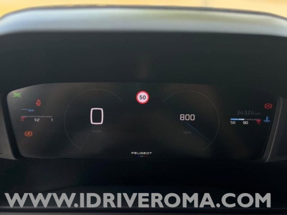 Peugeot 2008 PureTech 100 S&S Allure (14)