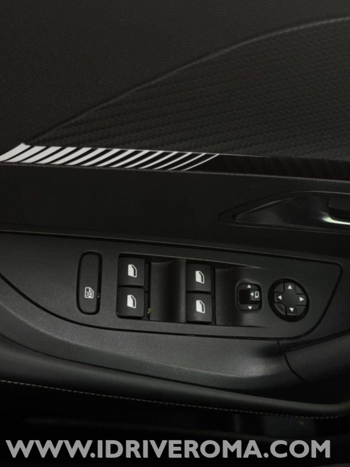 Peugeot 2008 PureTech 100 S&S Allure (18)