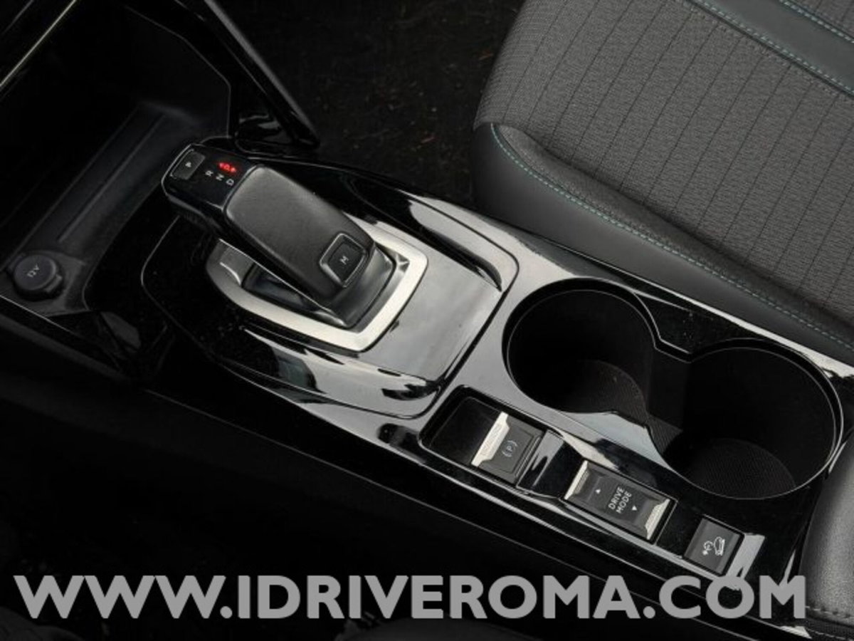 Peugeot 2008 PureTech 130 S&S EAT8 Allure Pack (15)
