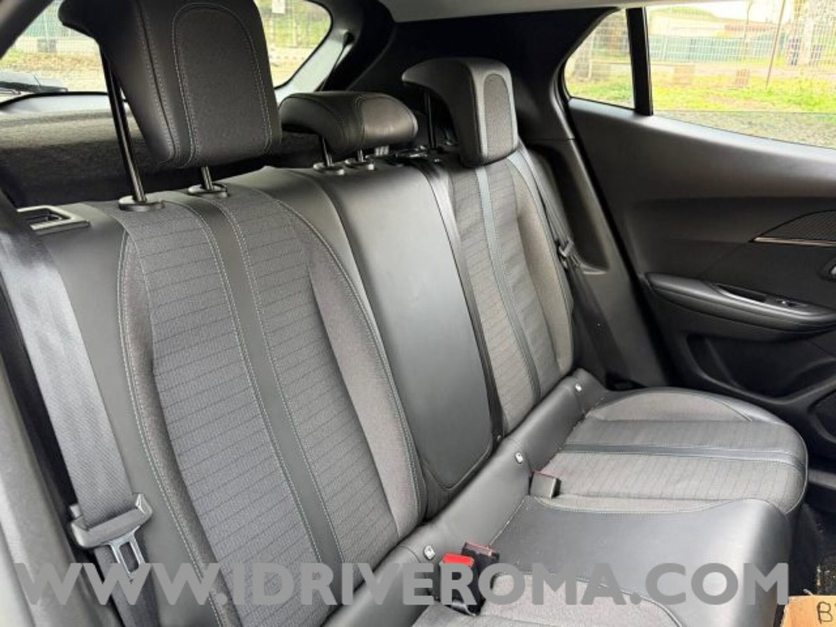 Peugeot 2008 PureTech 130 S&S EAT8 Allure Pack (10)