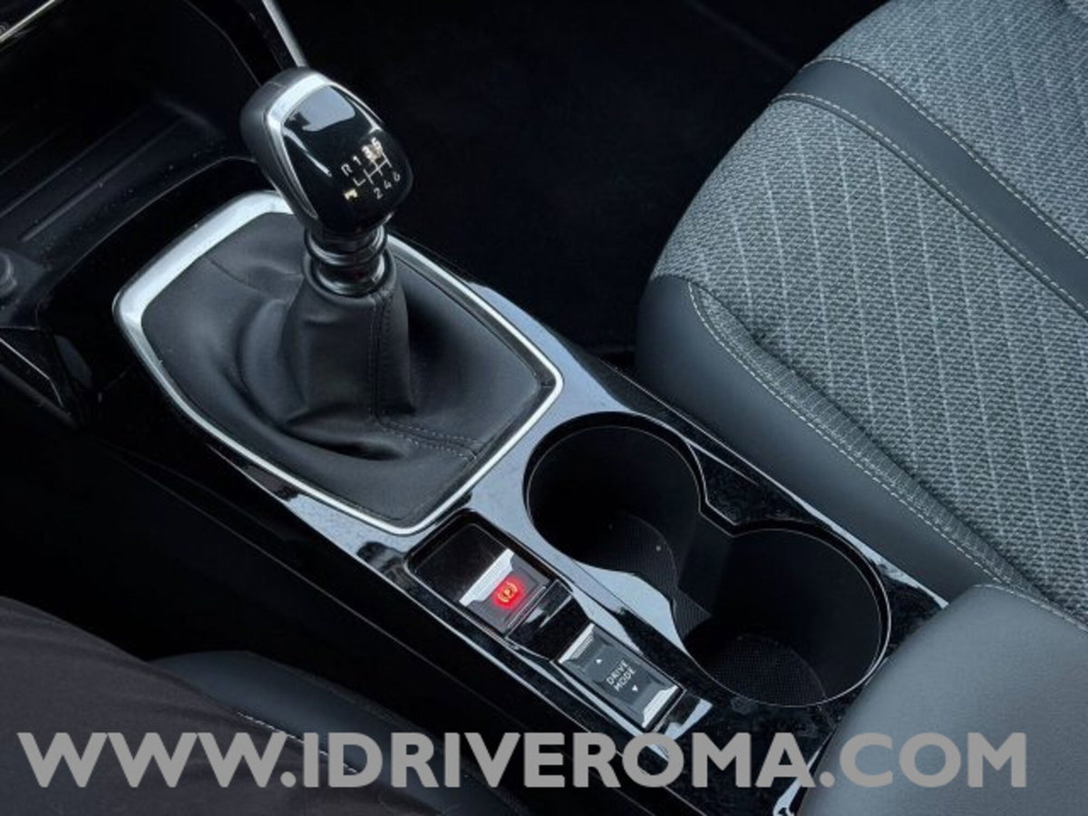 Peugeot 2008 PureTech 100 S&S Allure (13)
