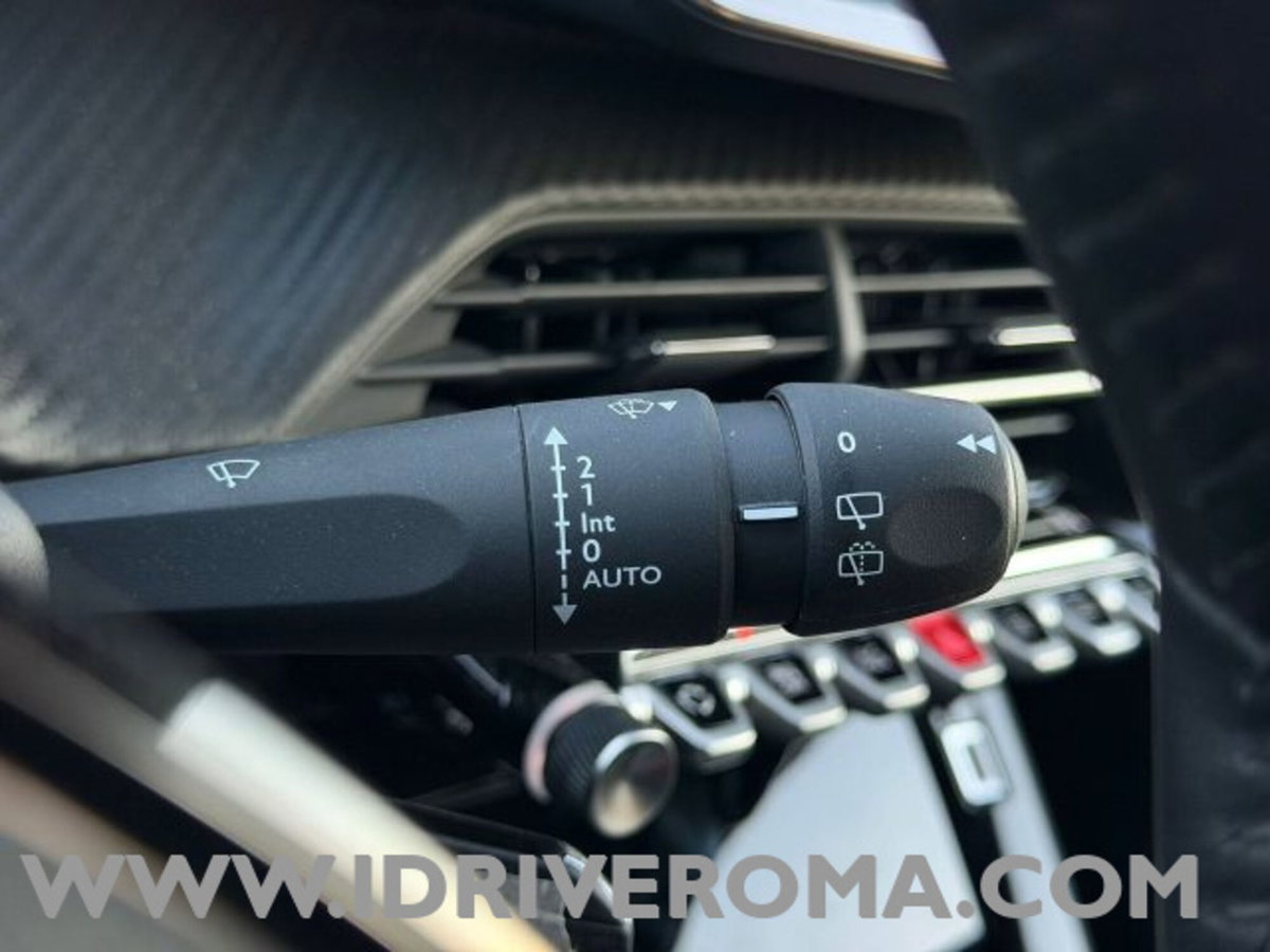 Peugeot 2008 PureTech 100 S&S Allure (18)