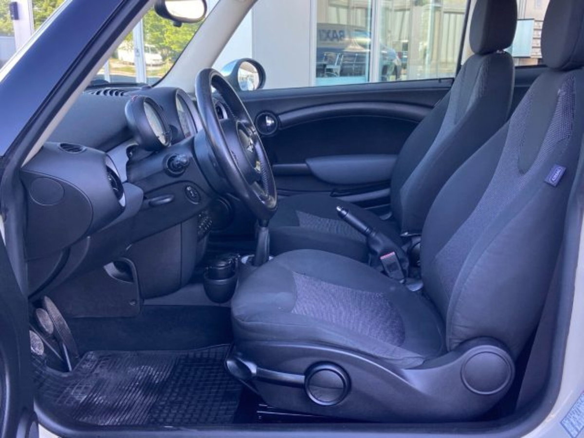 MINI Mini 1.6 16V Cooper D (12)
