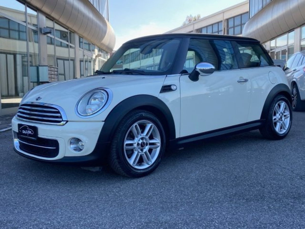 MINI Mini 1.6 16V Cooper D (3)