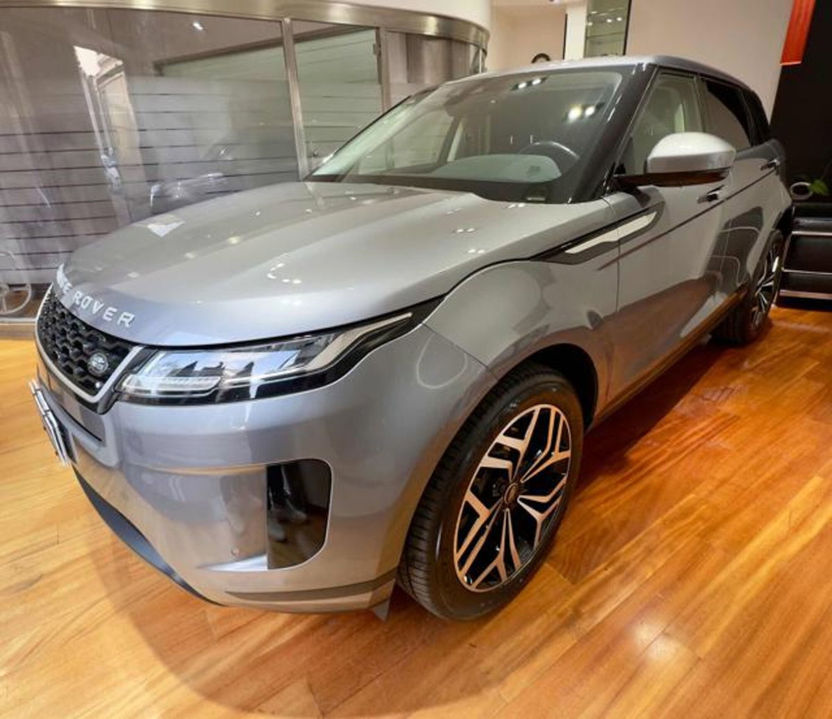 Land Rover Range Rover Evoque 2.0D I4 150CV AWD Business Edit. Premium (3)