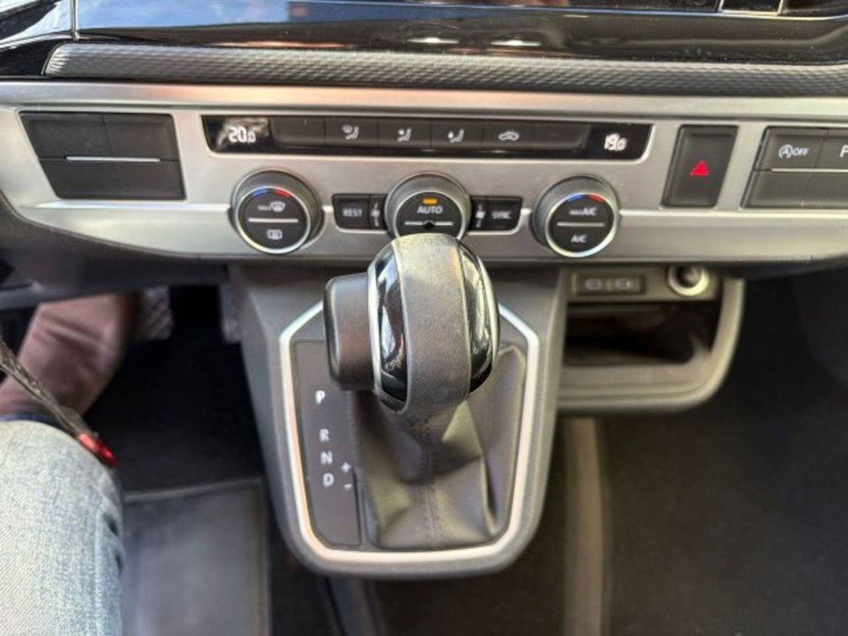 Volkswagen Multivan 2.0 TDI 150CV DSG 4Motion Space (10)
