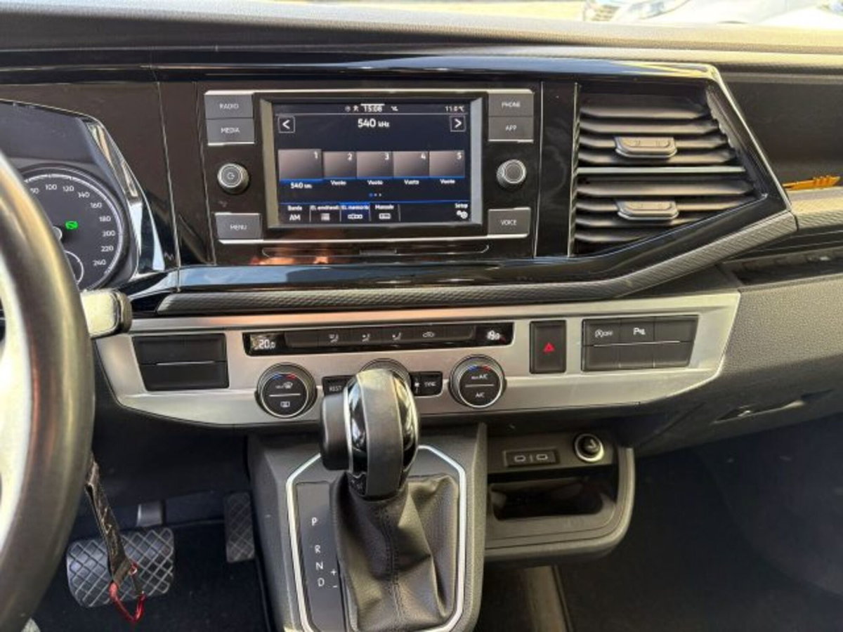 Volkswagen Multivan 2.0 TDI 150CV DSG 4Motion Space (11)