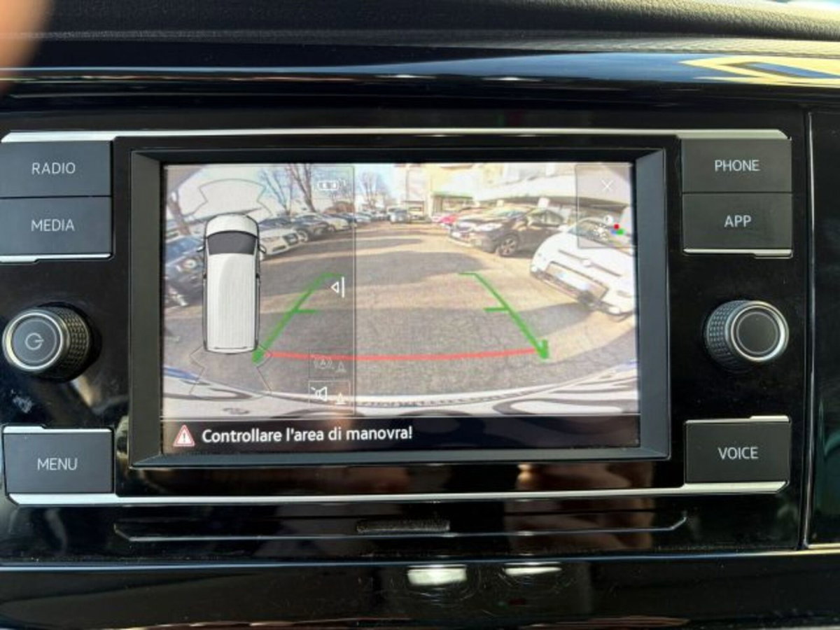 Volkswagen Multivan 2.0 TDI 150CV DSG 4Motion Space (9)