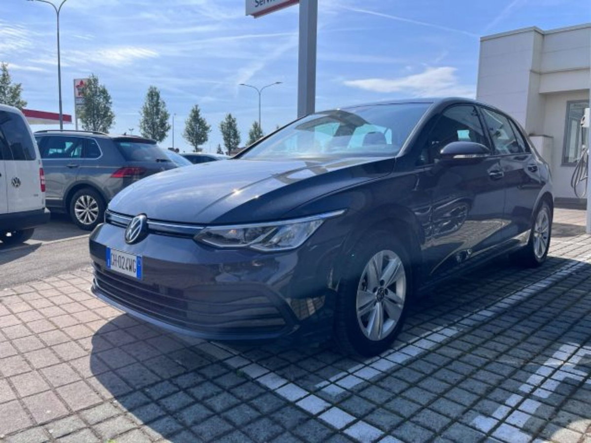 Volkswagen Golf 1.0 TSI EVO Life (2)
