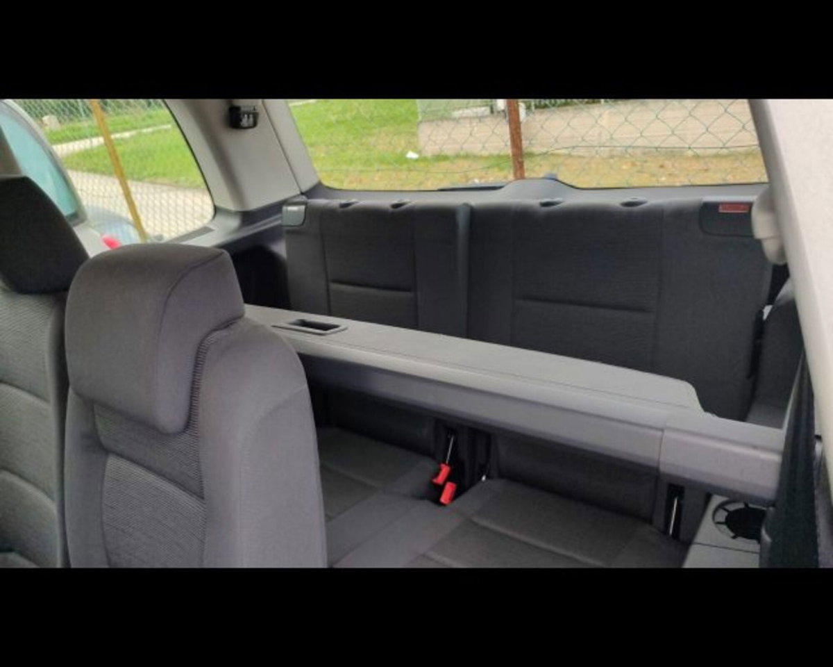 Volkswagen Touran Conceptline Ecofuel (16)