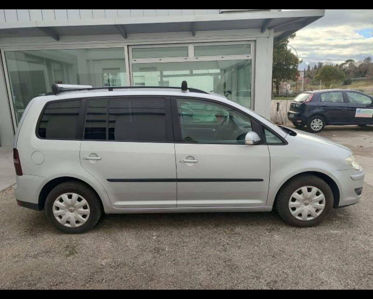 Volkswagen Touran Conceptline Ecofuel (4)