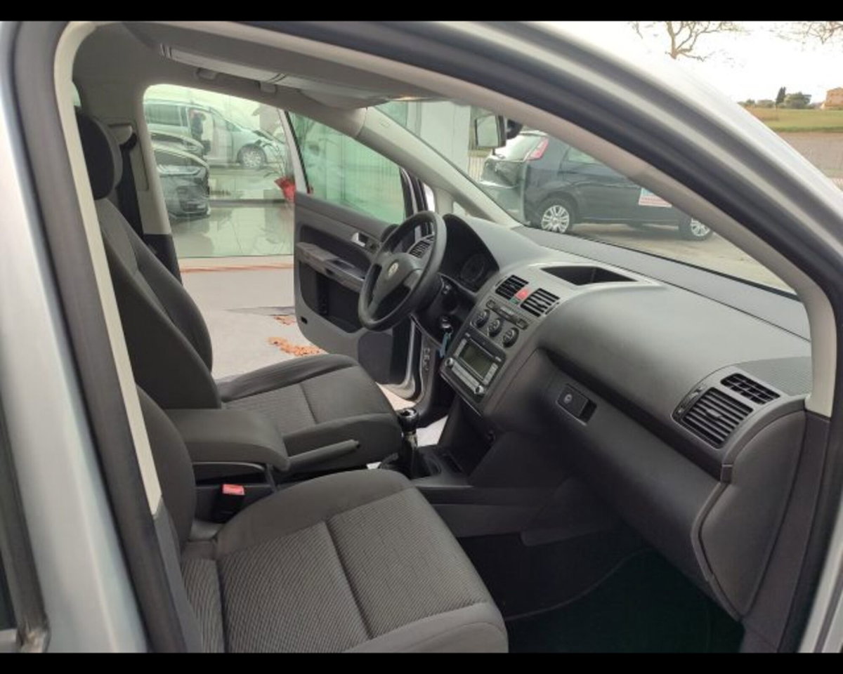 Volkswagen Touran Conceptline Ecofuel (9)