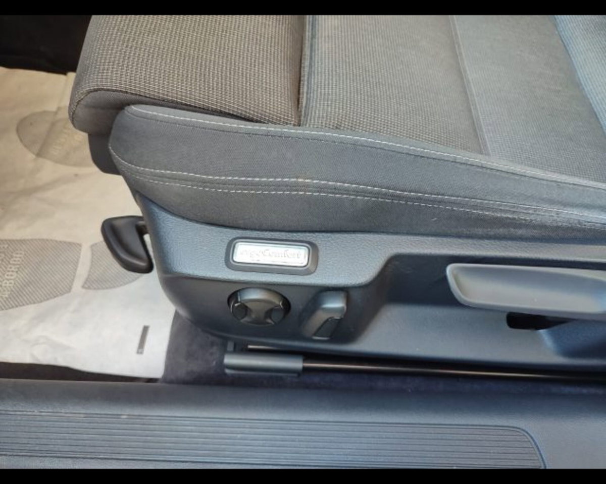 Volkswagen Passat Variant 1.6 TDI Trendline BlueMotion Technology (16)