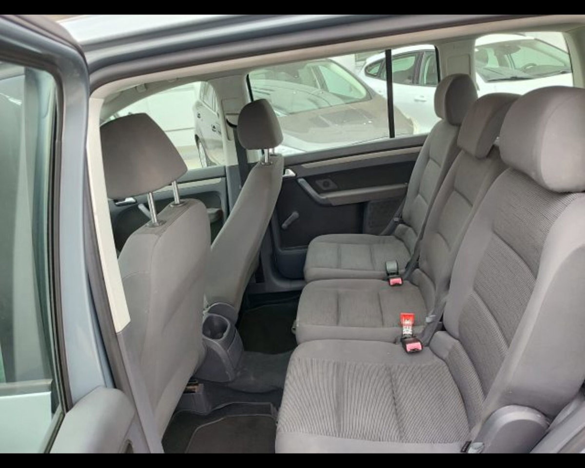 Volkswagen Touran Trendline Ecofuel (11)