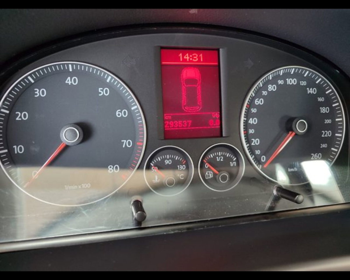 Volkswagen Touran Trendline Ecofuel (17)