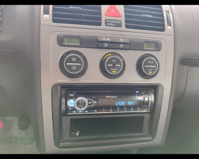 Volkswagen Touran Trendline Ecofuel (18)