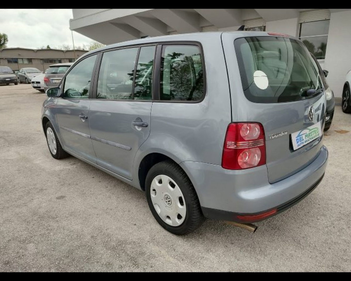 Volkswagen Touran Trendline Ecofuel (5)