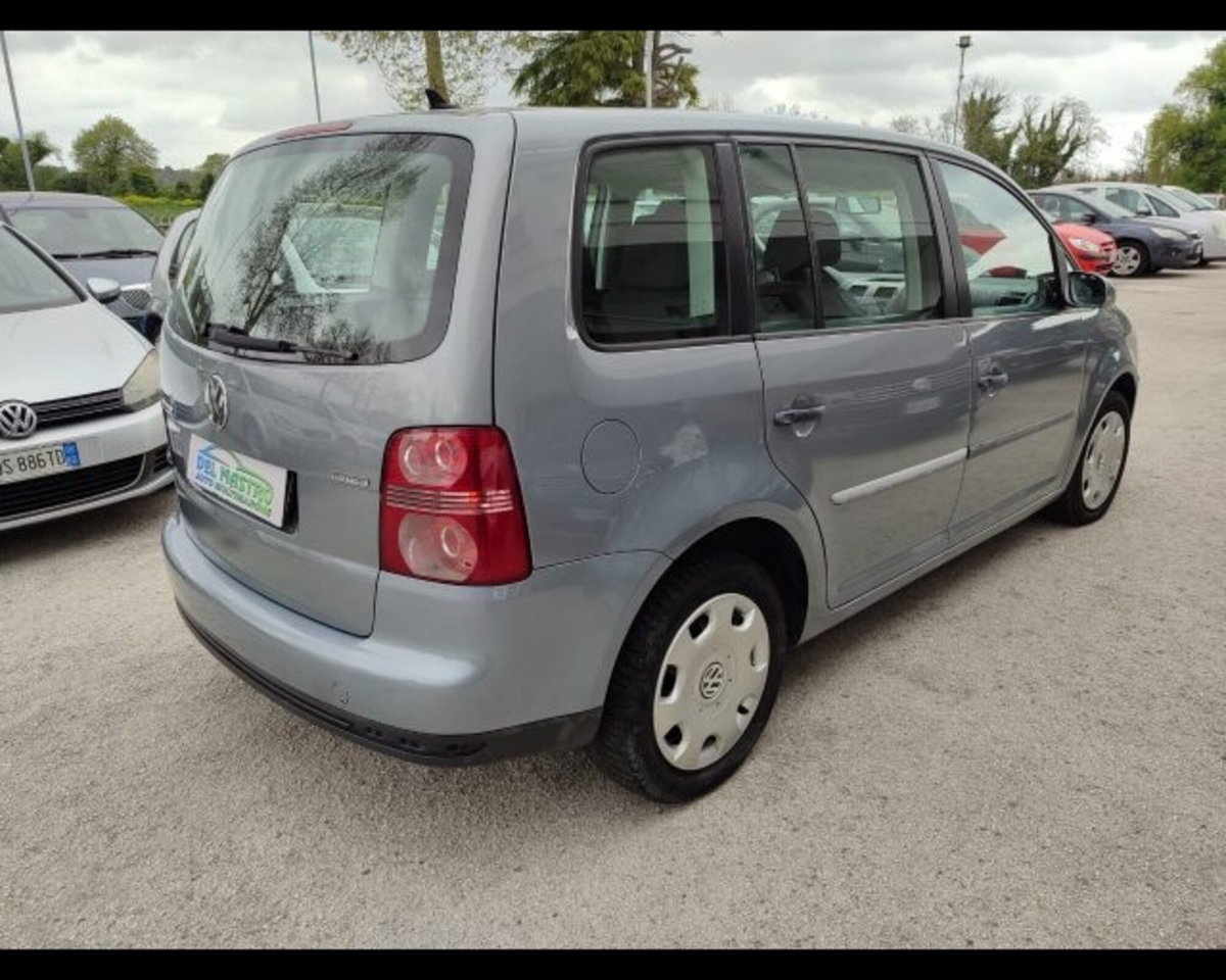 Volkswagen Touran Trendline Ecofuel (6)