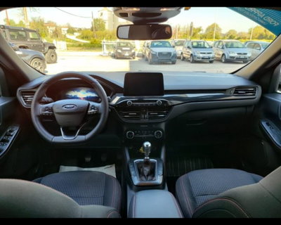 Ford Kuga 1.5 EcoBoost 150 CV 2WD ST-Line (9)