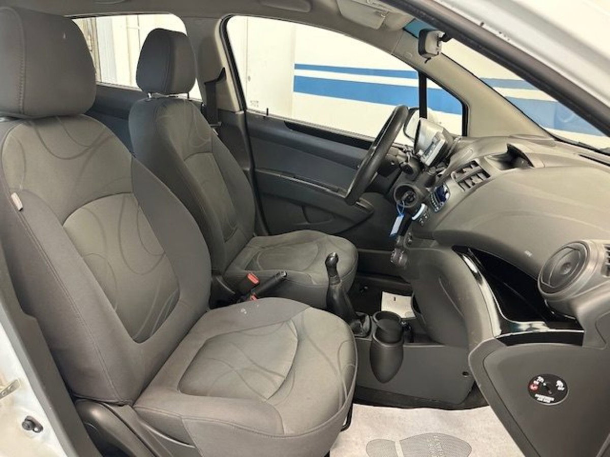 Chevrolet Spark 1.0 LS (11)