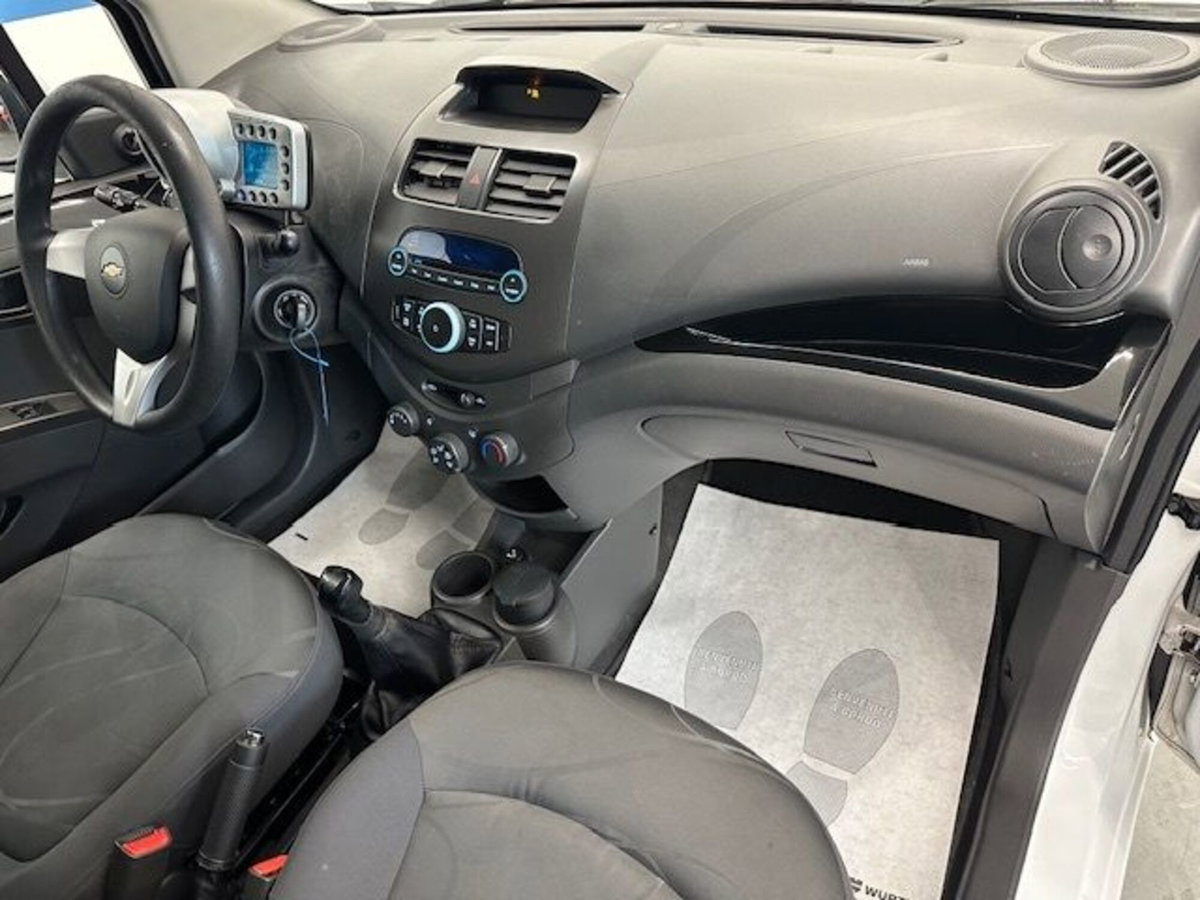 Chevrolet Spark 1.0 LS (12)