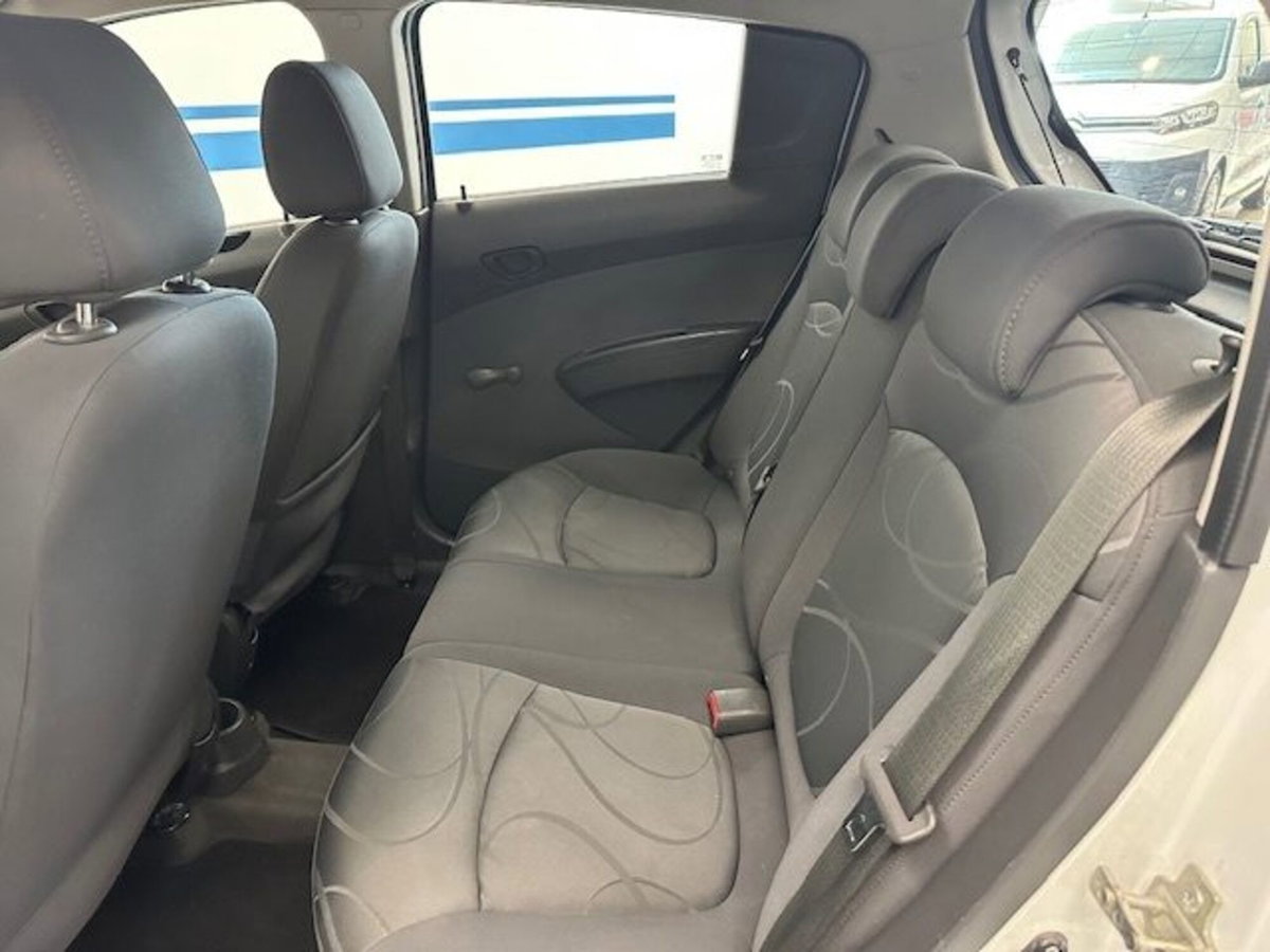 Chevrolet Spark 1.0 LS (9)