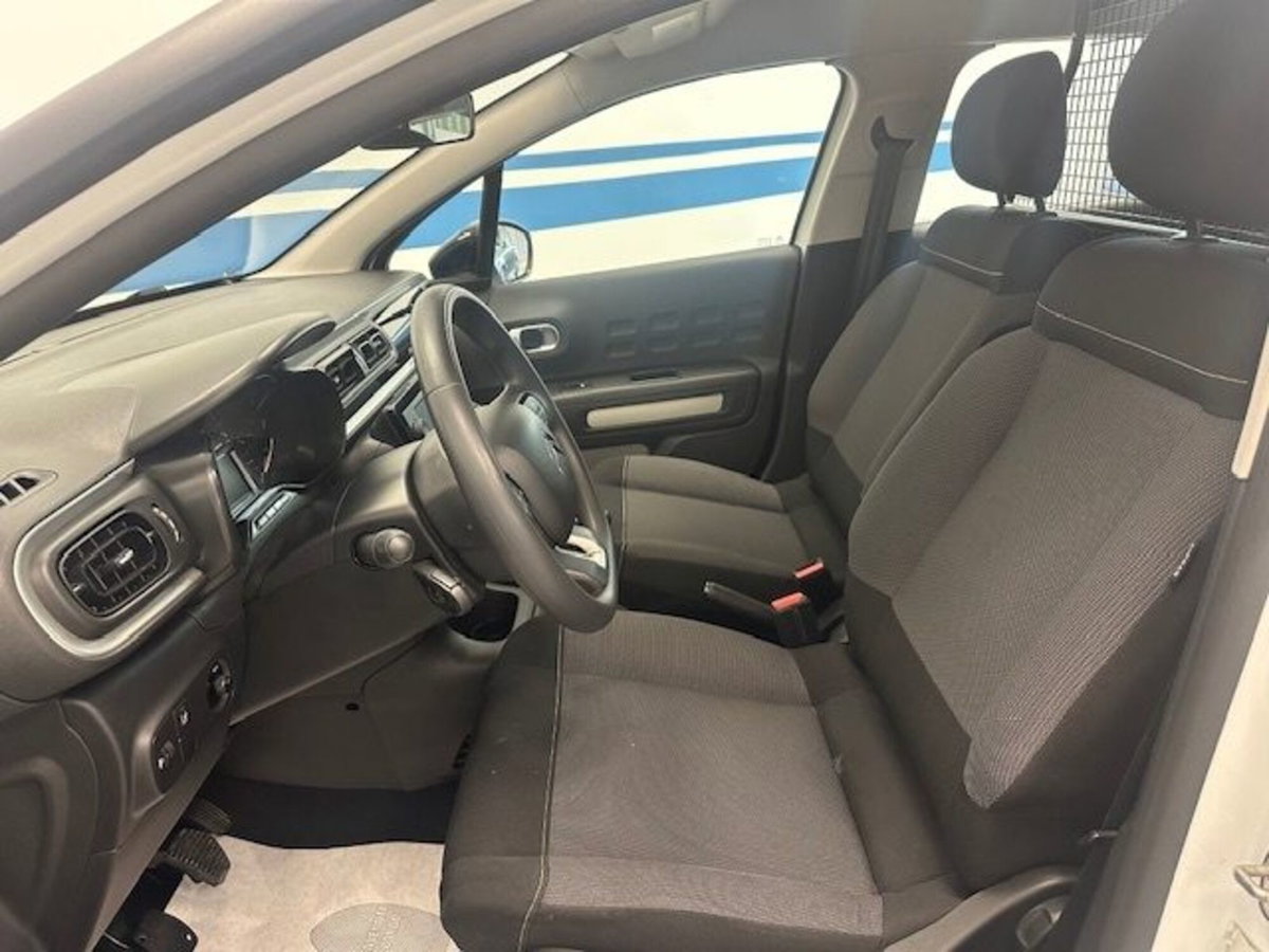 Citroen C3 BlueHDi 100 S&S Van Feel (5)