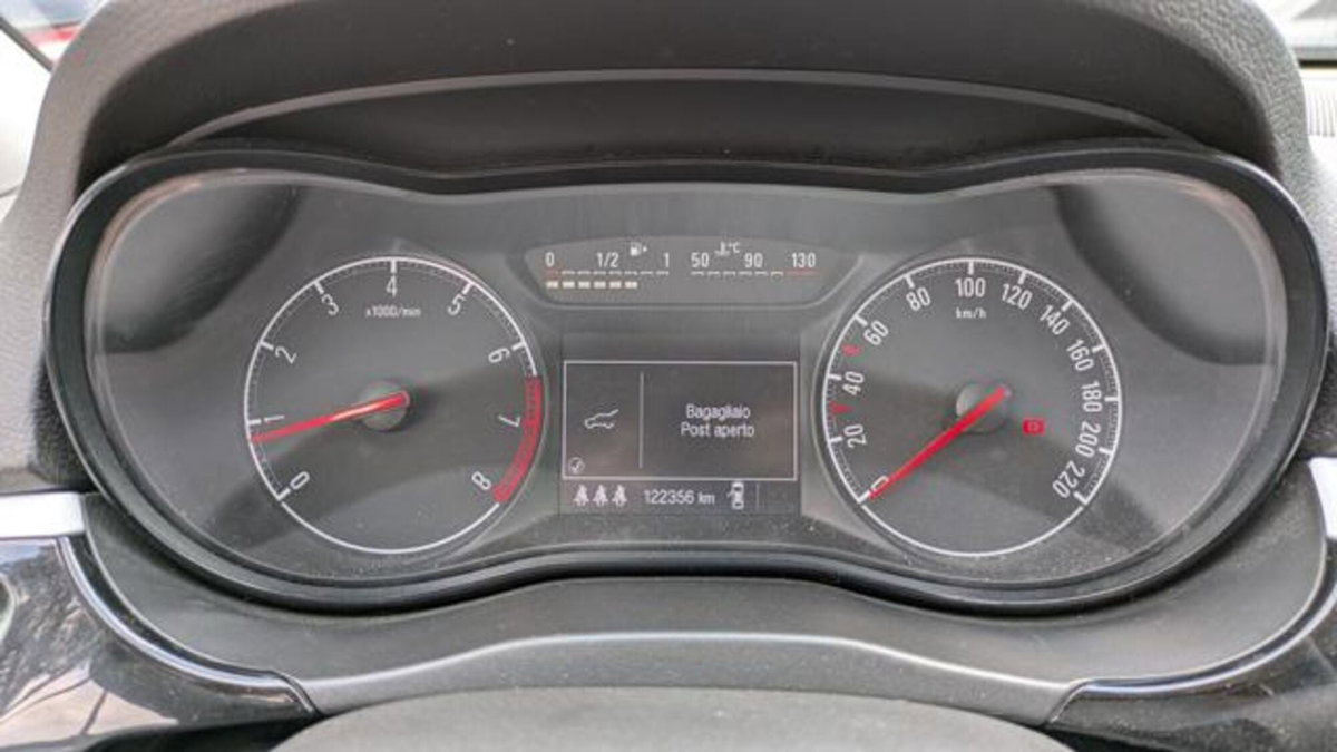 Opel Corsa 1.4 90CV GPL Tech 5 porte n-Joy (9)