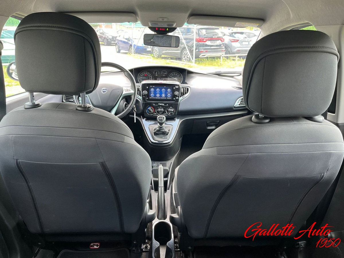 Lancia Ypsilon 1.0 FireFly 5 porte S&S Hybrid Gold Plus (13)