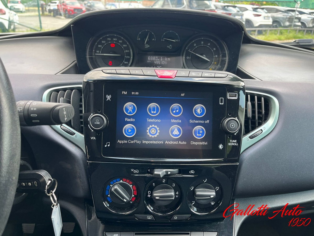 Lancia Ypsilon 1.0 FireFly 5 porte S&S Hybrid Gold Plus (16)