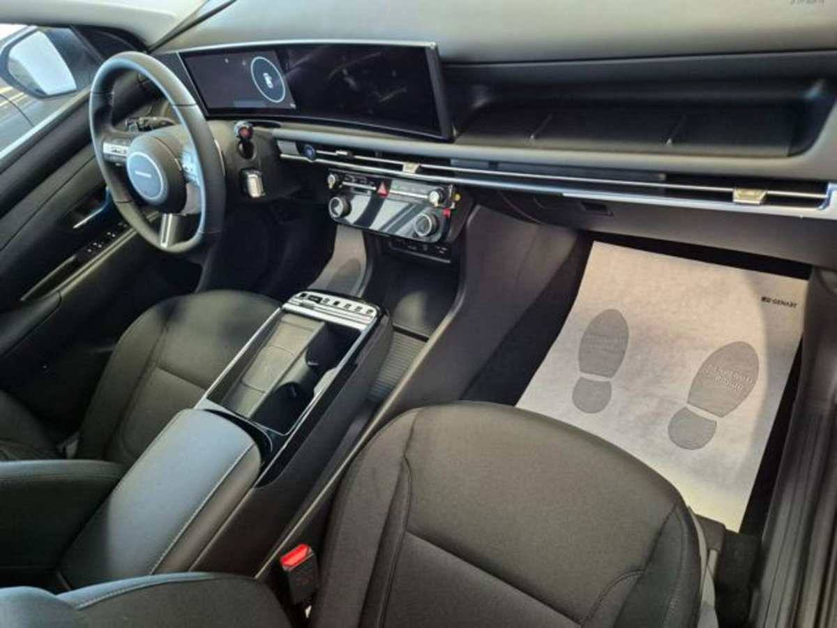 Hyundai Tucson 1.6 hev Business 4wd auto (12)