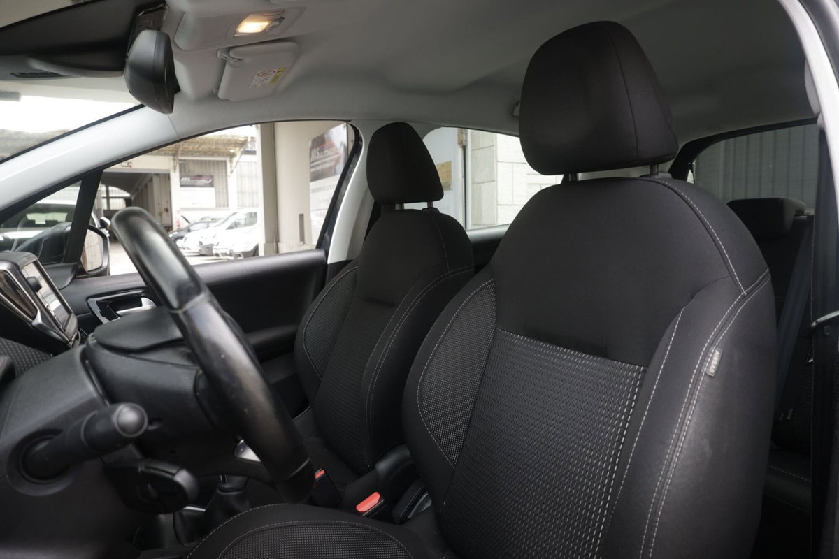 Peugeot 208 82 5 porte Allure (17)