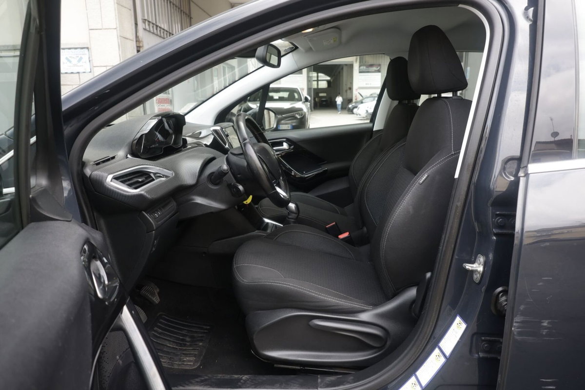 Peugeot 208 82 5 porte Allure (18)