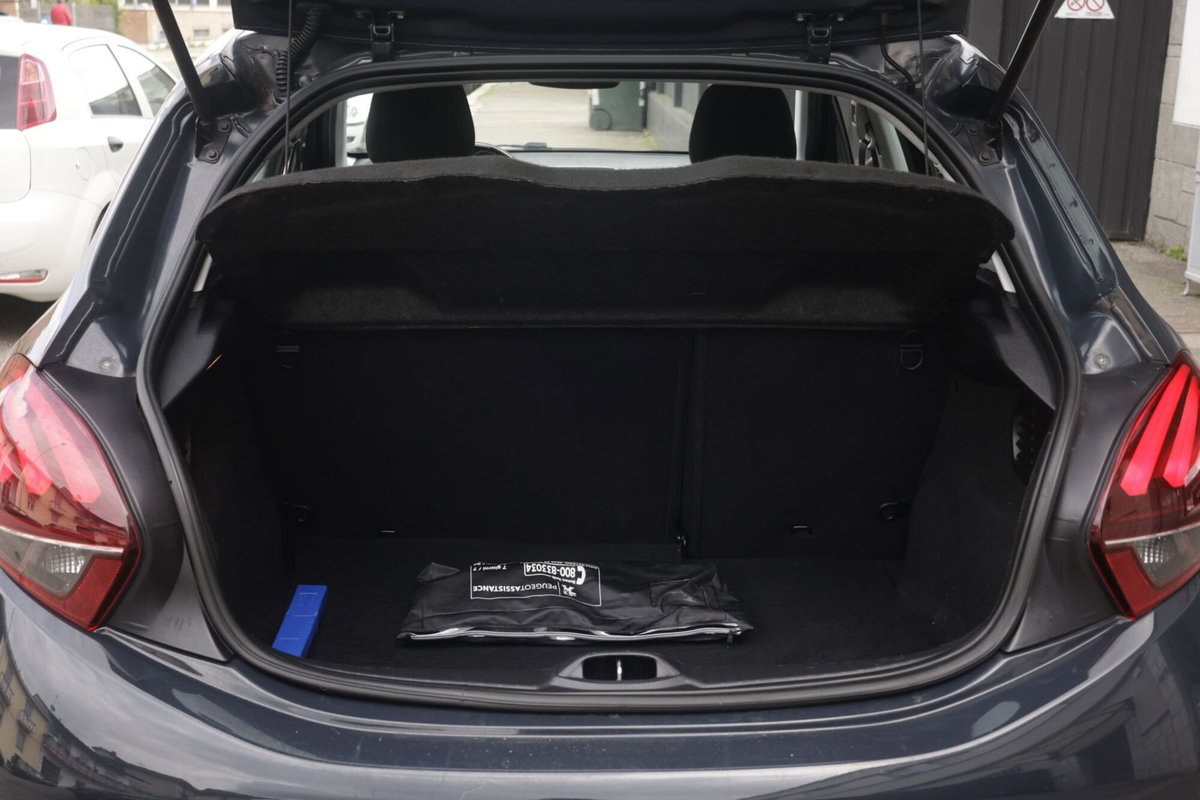 Peugeot 208 82 5 porte Allure (19)